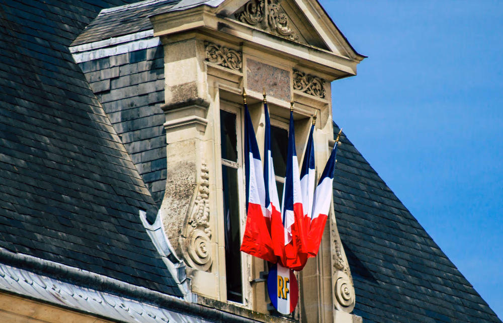 Quels articles de mairie sont imposés par la loi aux collectivités ?