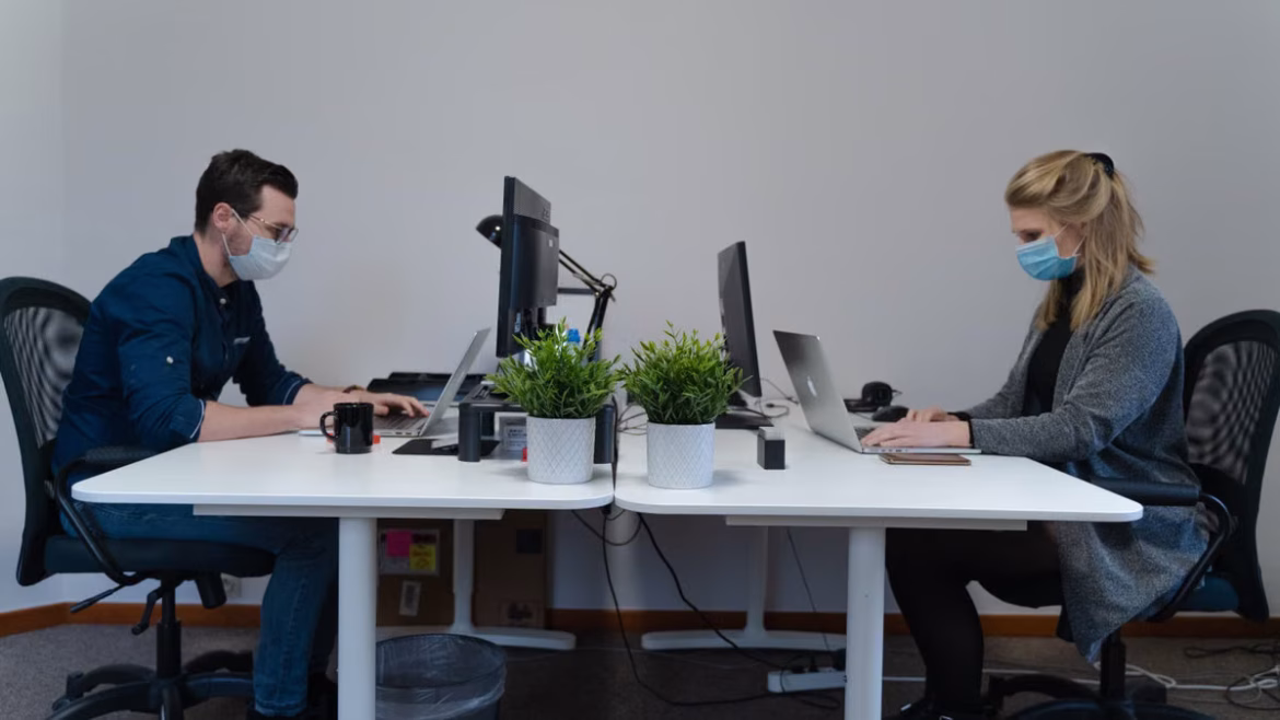Micro-mouvements au travail : rester actif en 2026