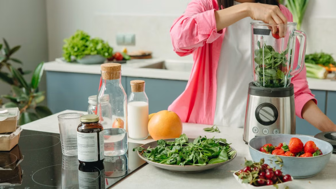 Smoothies anti-inflammatoires été 2026 : 5 recettes prouvées
